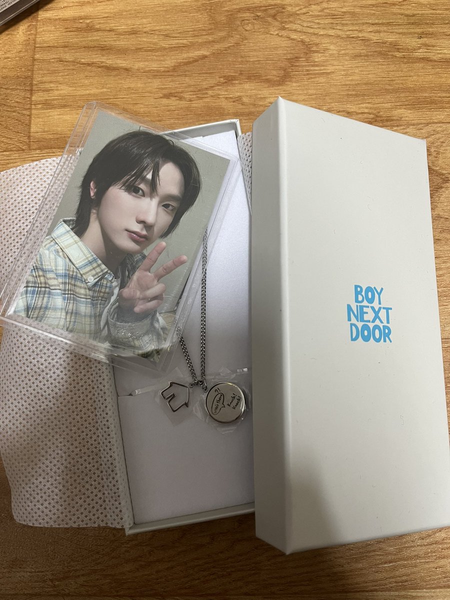 보넥도 성호 목걸이 양도합니다

1st Anniversary 성호 목걸이 (포카 포함)
4.5

미개봉 상품입니다

open.kakao.com/o/sbxSsEwh

#보넥도 #BOYNEXTDOOR #성호 #리우 #재현 #태산 #이한 #운학 #원도어 #포카양도 #포카판매 #보넥도굿즈 #보넥도교환 #보넥도포카