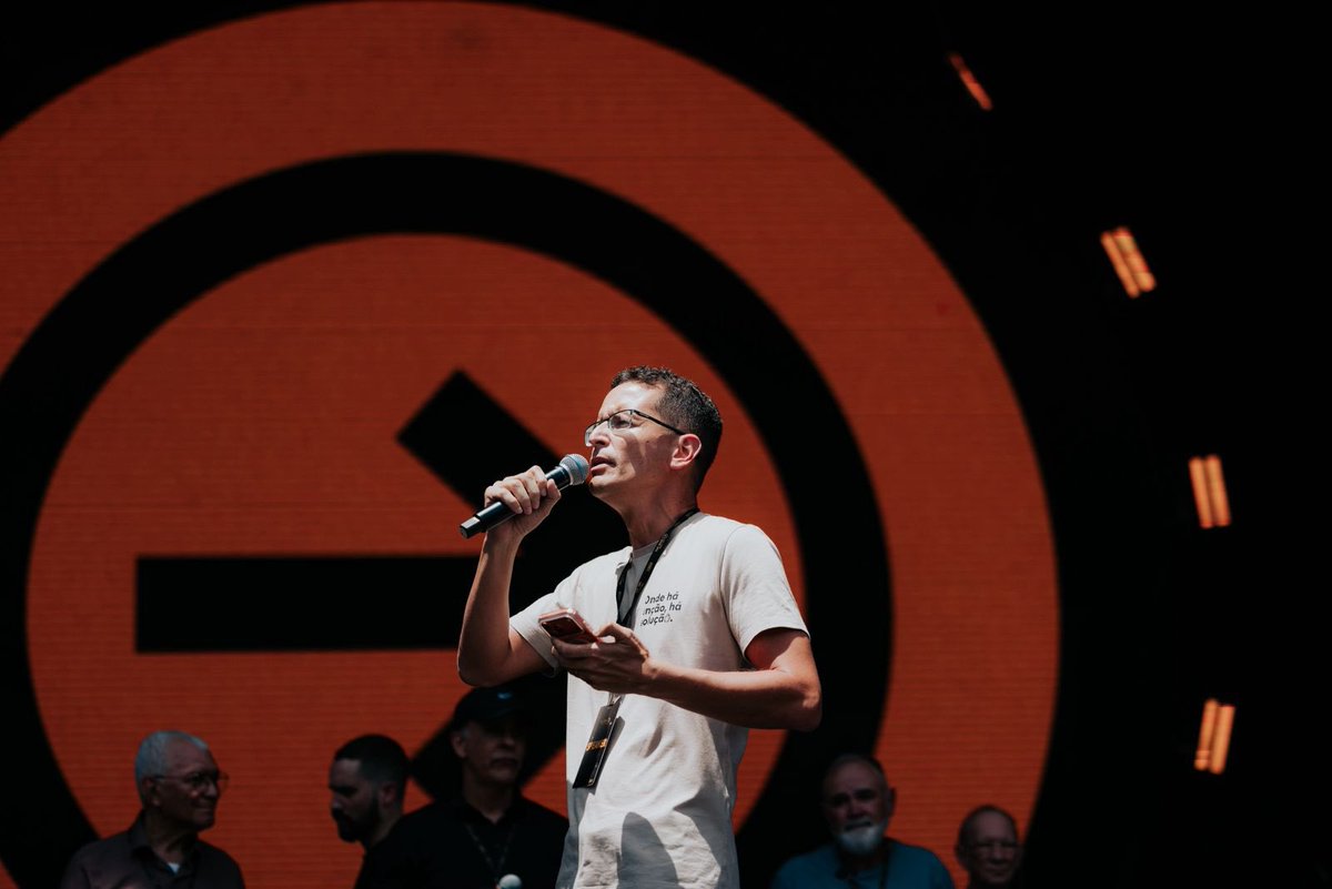 edilsondelira's tweet photo. Que dia extraordinário no The Send Brasil! 5 estádios com dezenas de milhares de pessoas buscando avivamento. Todos os ministérios unidos. Estamos vivendo um Capítulo 2! #TheSend https://t.co/mJZk1Sa7yS