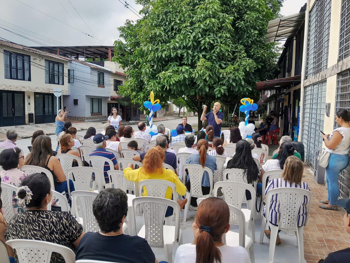 Las cosas como son. Gracias a la acción popular presentada por el equipo jurídico de Jorge Bolívar, se logró la pavimentación de las calles de Villa Café.

Agradecemos a la comunidad por este reconocimiento público y por confiar en un trabajo serio que sí da resultados.