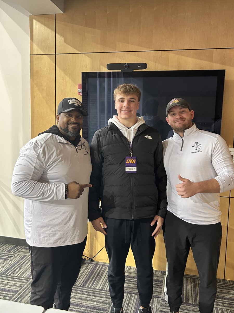 Had a great day in Cedar Falls. After talking with <a href="/UNI_CoachSmith/">Coach Al Smith</a> and <a href="/_CoachSantana_/">Alexander Santana</a> I am grateful to have received a D1 offer from the University of Northern Iowa!
<a href="/tstepsis/">Todd Stepsis</a> <a href="/UNIFootball/">UNI Football</a> <a href="/JHSFball/">Johnston Football</a> <a href="/PrepRedzoneIA/">Prep Redzone Iowa</a>