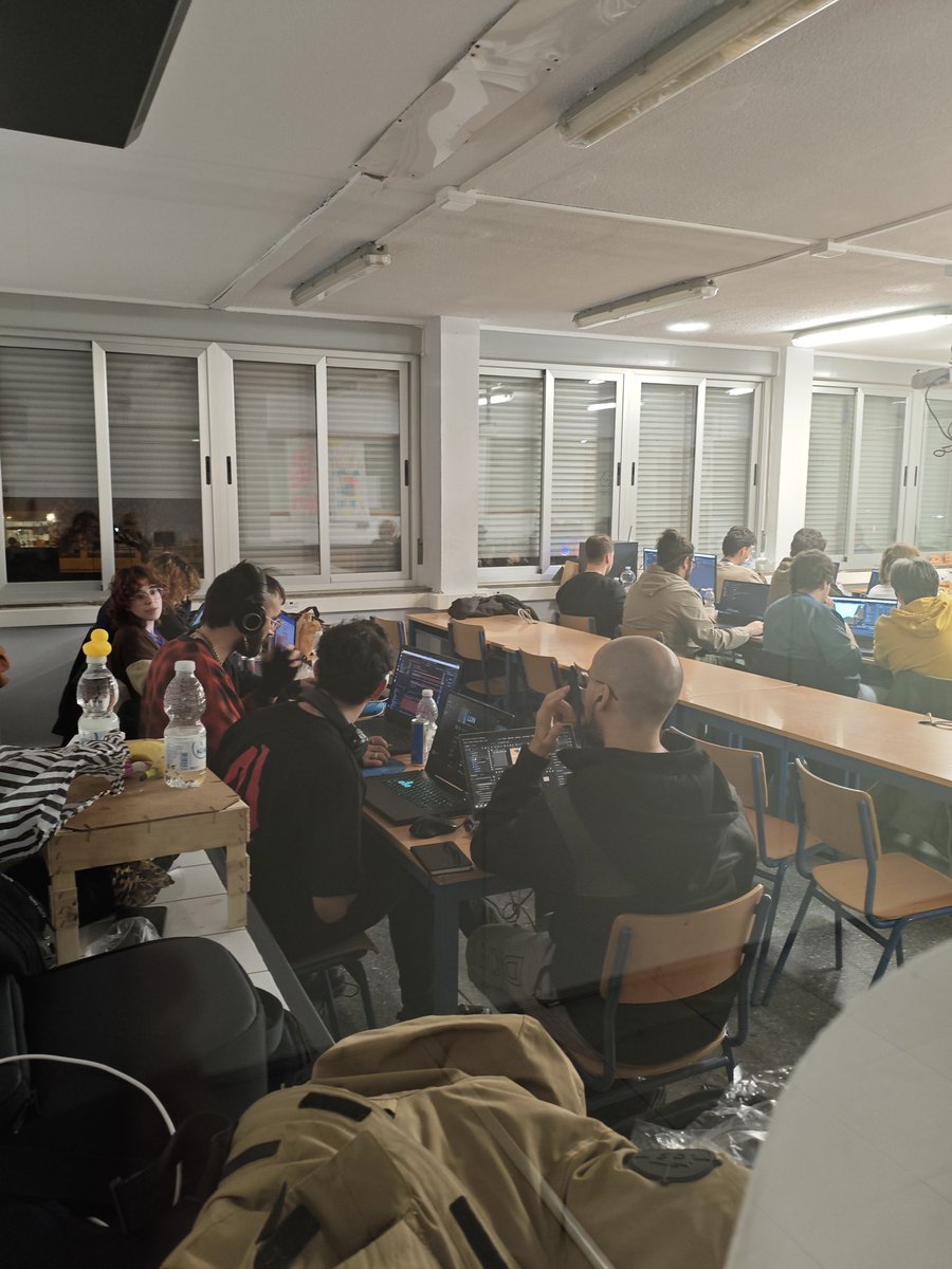 Jammers recordad que dormir un rato esta noche también suma! Descansad para tener fuerzas por la mañana! #granadaggj26 #GGJ26