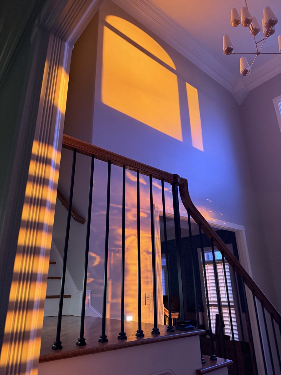 houseprodesign's tweet photo. #Goldenhour from inside the casa!
Never seen it like this before. Guess I need to slow down and pay attention.
Had to be fast tho!
Was moving and stairs were a mess!
#realestateinvestor #builder #flipper #designer
#photography #light #repitition
#pattern #spooky #purple #orange #colorjunkie
