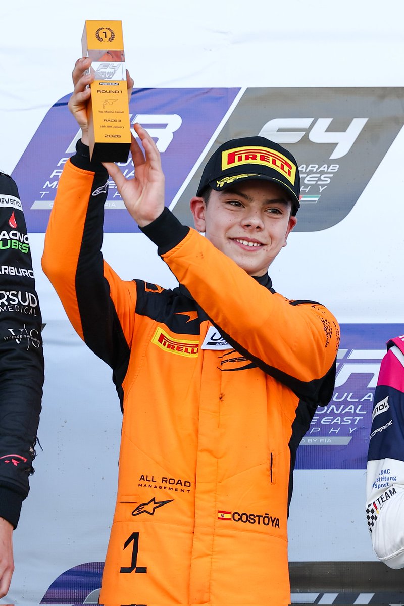 Christian Costoya 💎 consigue su primera victoria en monoplazas!

Ha costado que llegase más de lo esperado viendo su ritmo en Yas Marina, pero por fin ha llegado!

Ha sacado velocidad de donde no la tenía para evitar que Consani le atacase.

Hay que aprovechar esto y despegar!