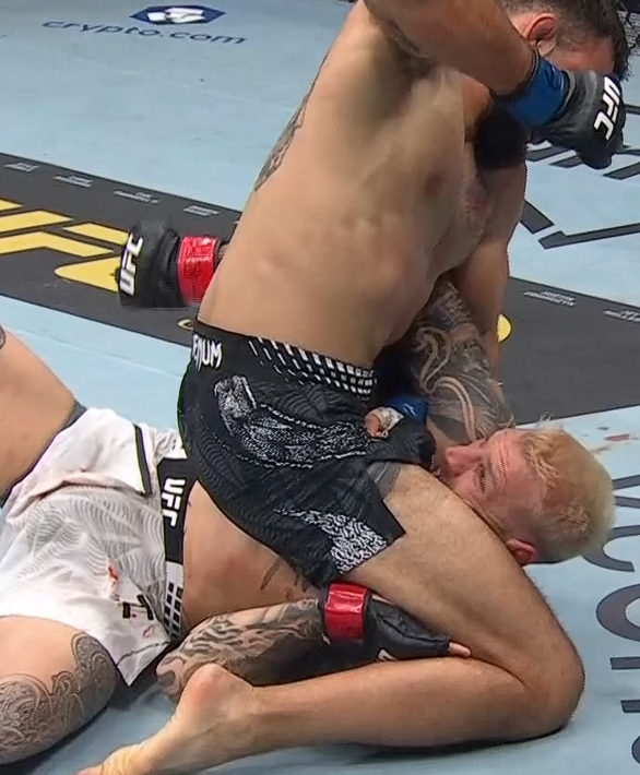 Merzy_nu's tweet photo. Someone actually check what the hell they're feeding BenoitSaint-Denis #UFC325 https://t.co/QRLNgU6HFX
