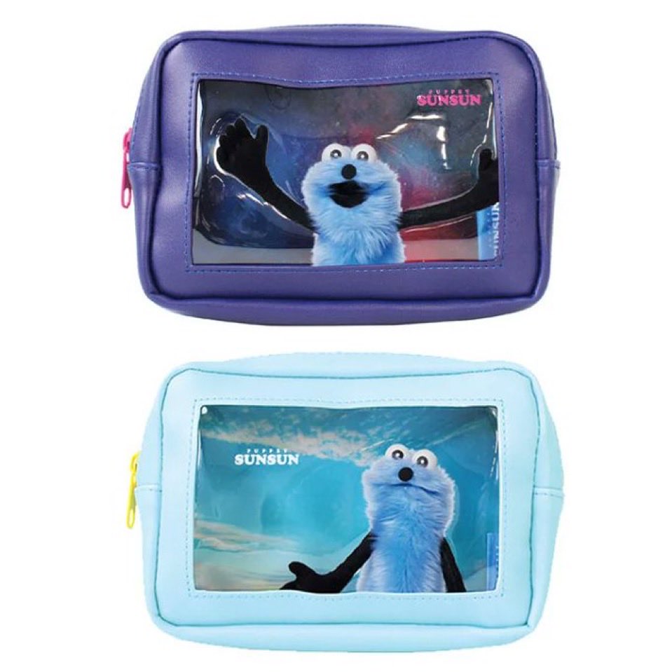 ☆PICKUP アイテム☆
『 #パペットスンスン スクエアポーチ』

このスクエアポーチ、小物入れはもちろん。
透明窓からスンスンのマスコットを覗かせたり、ぬいぐるみクリップを入れても可愛いのでは？
と思い始めている…🤔

▽詳しくはこちら♪▽#pr 
a.r10.to/h9xDKw