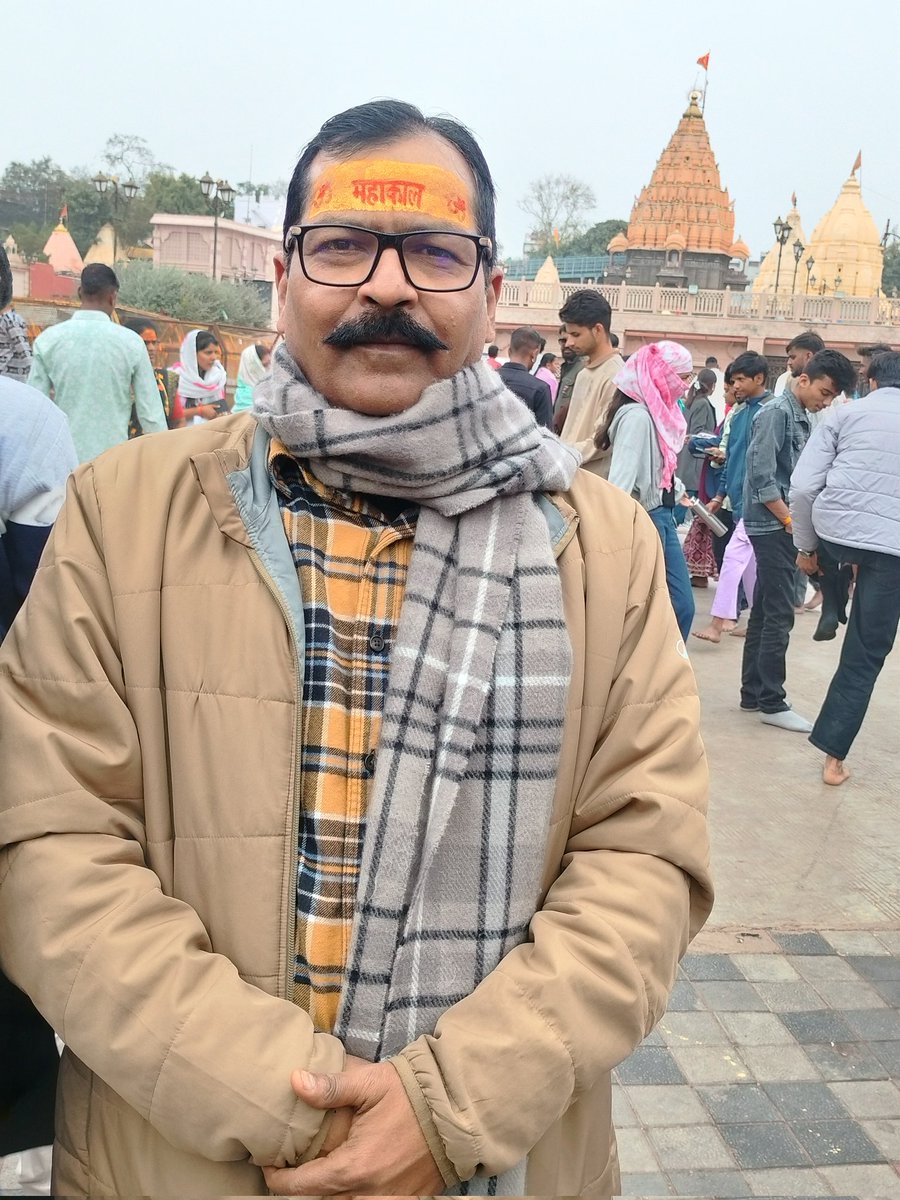 Sk7831's tweet photo. Bhagwan Mahakal ke darbar mai...Har har Mahadev... https://t.co/CS4L9x4I57