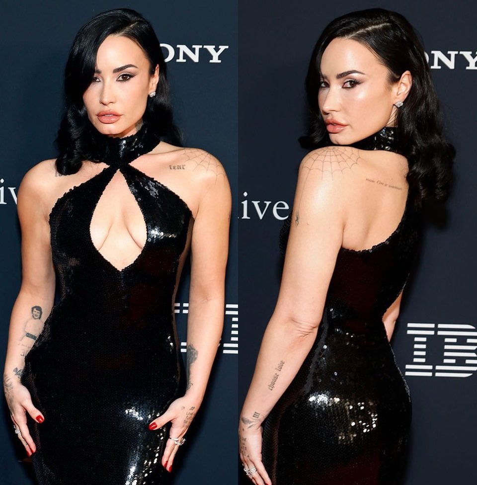 acervolovato's tweet photo. incrível como ela segue envelhecendo como o MELHOR vinho da safra. https://t.co/mkSgWFuF2v