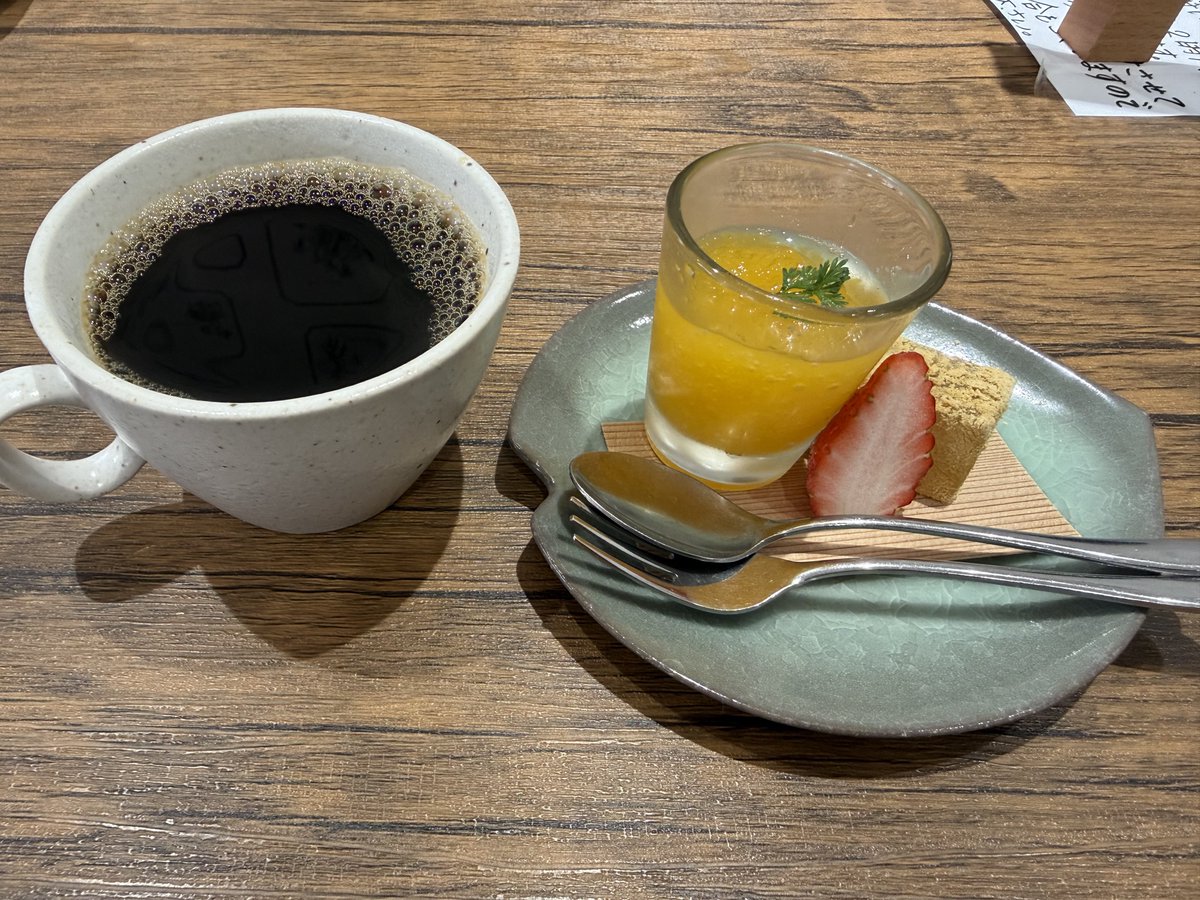 加佐美神社の近く
#和の鐘 でランチ

六段田楽ランチ
どれから食べようか迷う🤣
ヘルシーで美味しかった

#岐阜県 #各務原市