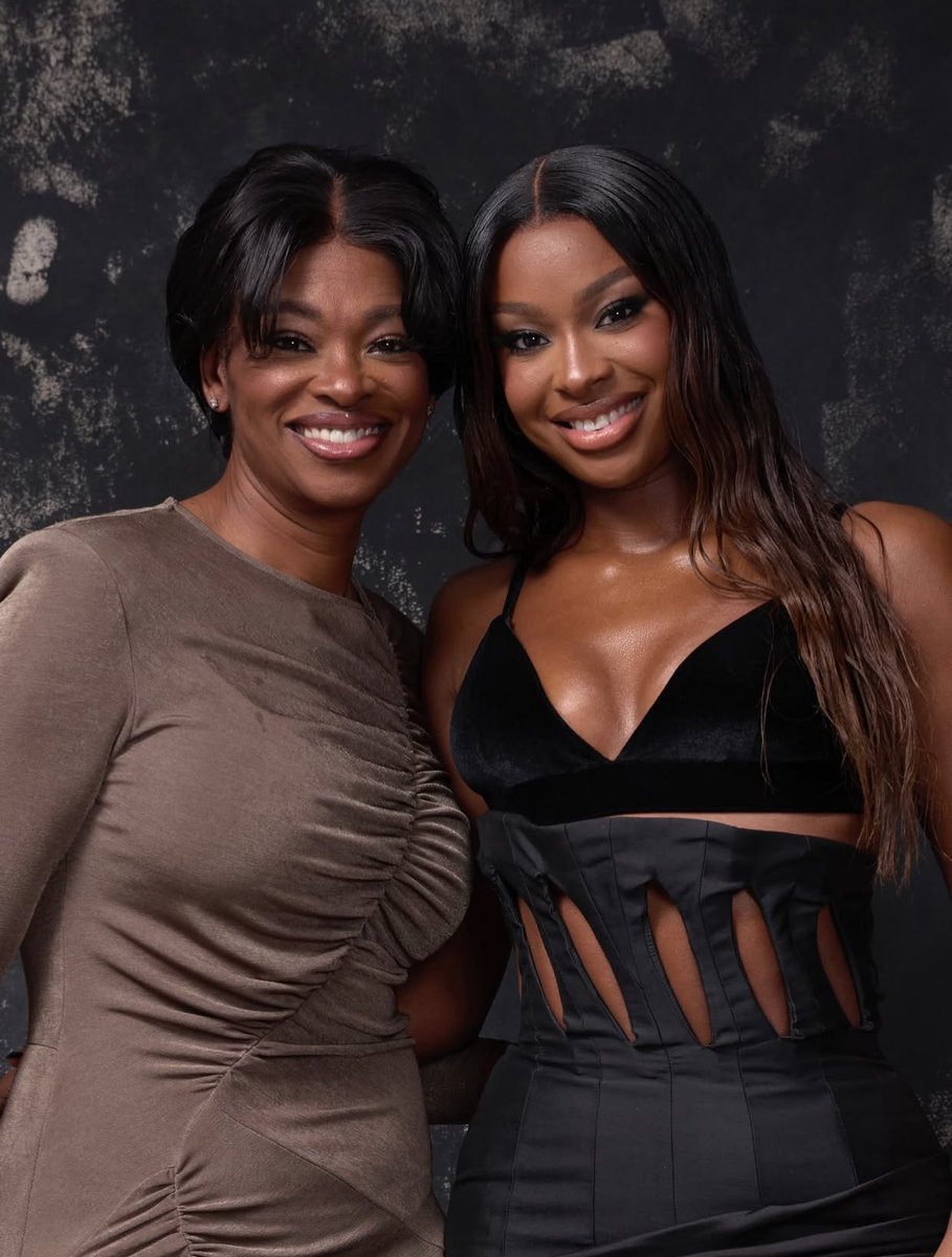 Coco Jones and her mom tonight 🖤