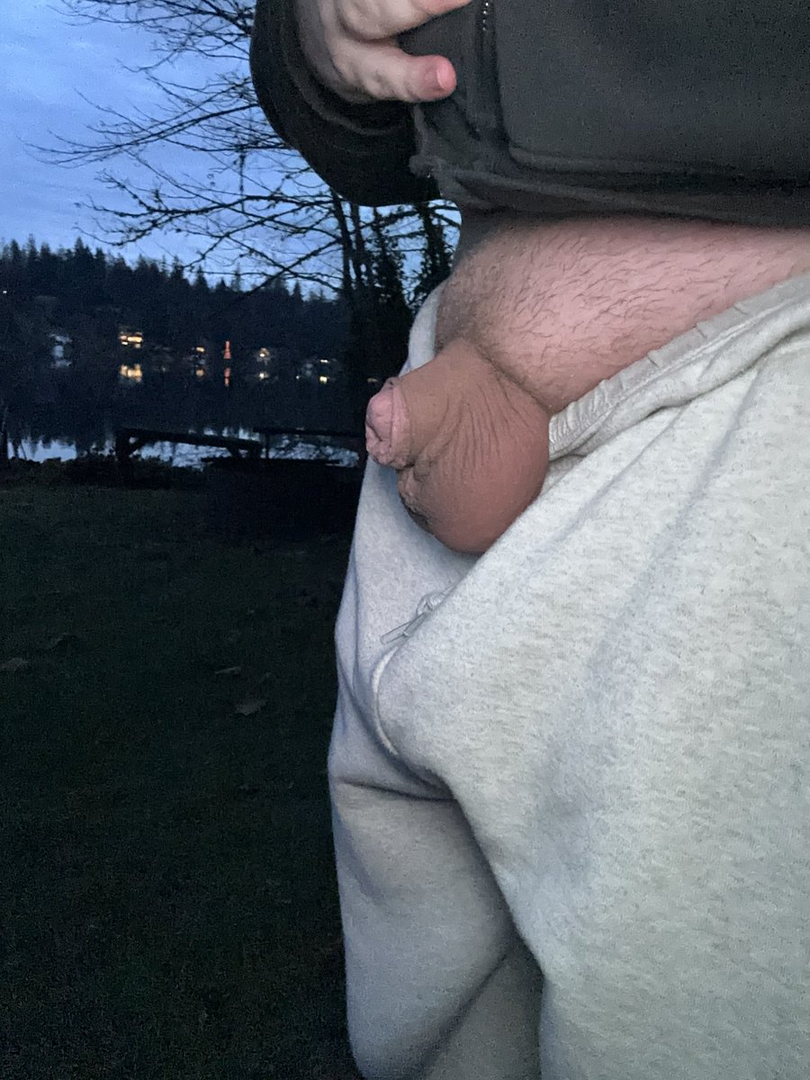 R 🦂🍌 tweet media