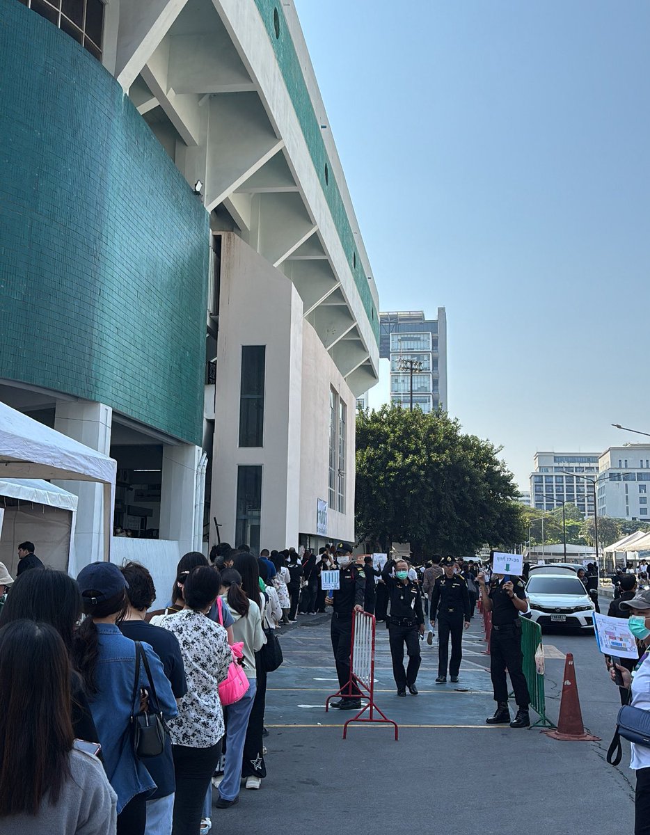 Bitmap0a's tweet photo. เลือกตั้งเลือกอนาคต อนาคตที่เราเลือกเอง https://t.co/q6tTeU3aAx