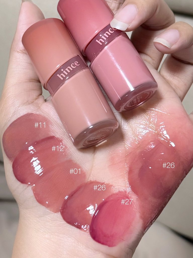 อันนี้ม้ามืด ฉ่ำสุดในบรรดาลิปที่เคยลองมาแล้ว แต่ทนมากกก! hince raw glow gel tint✨รุ่นนี้เนื้อฉ่ำมากกก ทาทิ้งไว้สัก 10-15 วิ จะยิ่งฉ่ำขึ้น ปากคือฉ่ำตะโกน ล่าสุดออกสีใหม่มา 5 สี สวยแทบทุกสี แล้วทนมากกกกกกก

📍พิกัด
Shopee : s.shopee.co.th/7VAb6jgwLJ
Lazada : s.lazada.co.th/s.ZajiKW?cc
