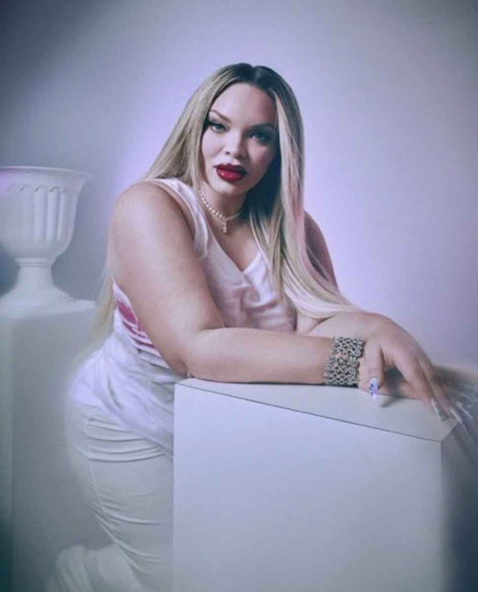 TrishCrave tweet media