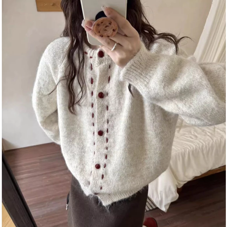 stuffbyzee's tweet photo. Cute knit cardigan

— a thread https://t.co/9FuKxstgUt