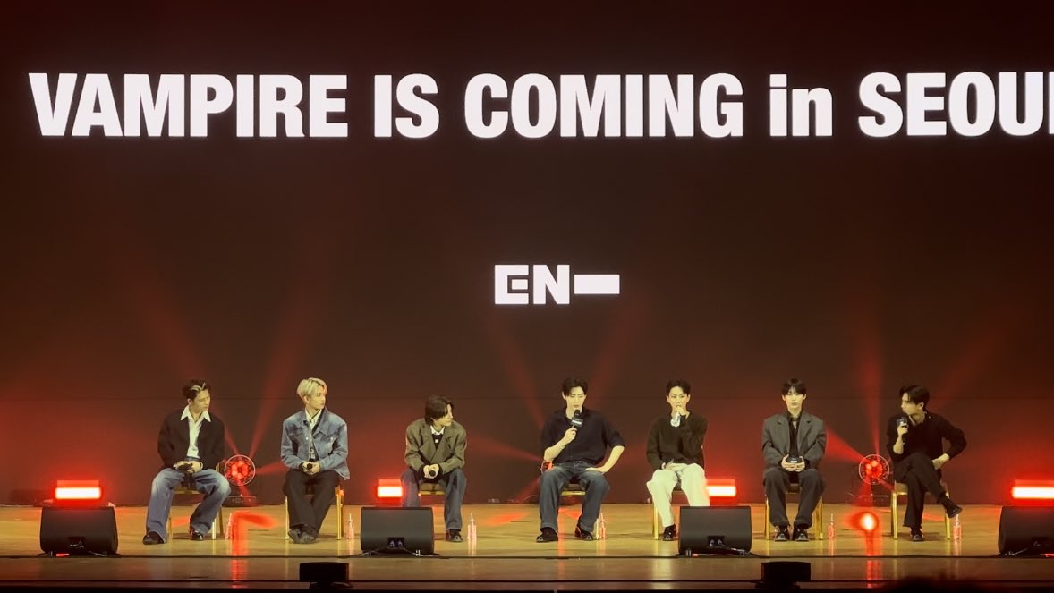 naosdo's tweet photo. 기대도앙햇고역시나똥자리^^
그���도희승볼수잇어서너무좋앗어요...... https://t.co/Ru9n2fVWcD