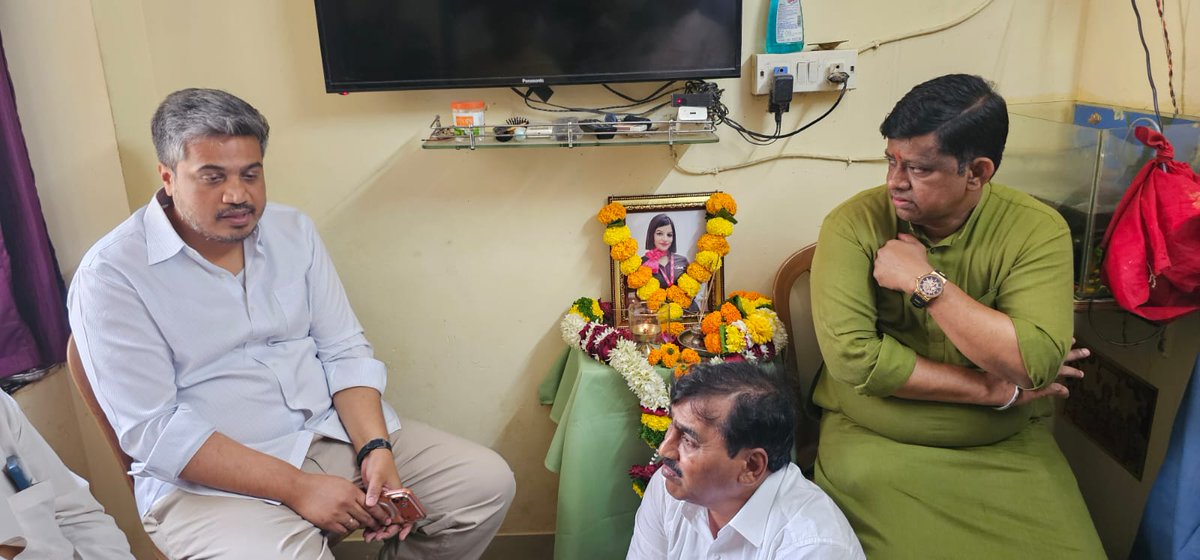 बारामतीतील विमान अपघातात मा. अजितदादांसह फ्लाईट अटेंडंट पिंकी माळी (२८) यांचाही अत्यंत कमी वयात दुर्दैवी मृत्यू झाला. आयुष्याची इनिंग सुरु होत असतानाच नियतिच्या फेऱ्यापुढं ब्रेक लागला, त्यामुळं माळी कुटुंबावर झालेला हा आघात अत्यंत मोठा आहे. यातून सावरण्यासाठी मदत व्हावी म्हणून