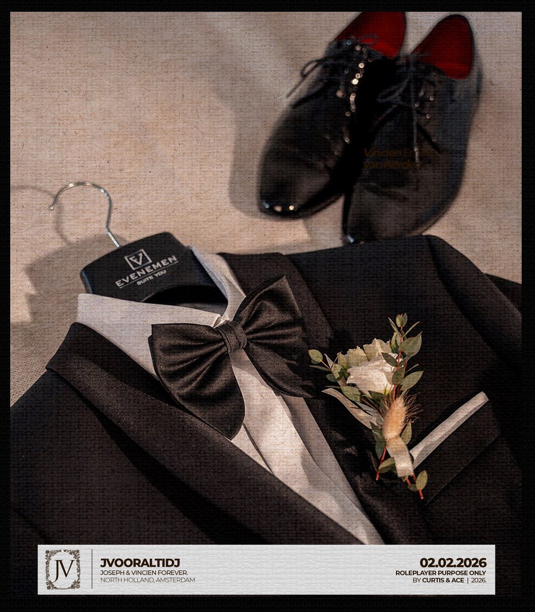 josephdidjaja's tweet image. Kehadiran Joseph yang memasuki area upacara pernikahan berhasil mencuri setiap atensi para tamu yang telah duduk di masing-masing kursi.