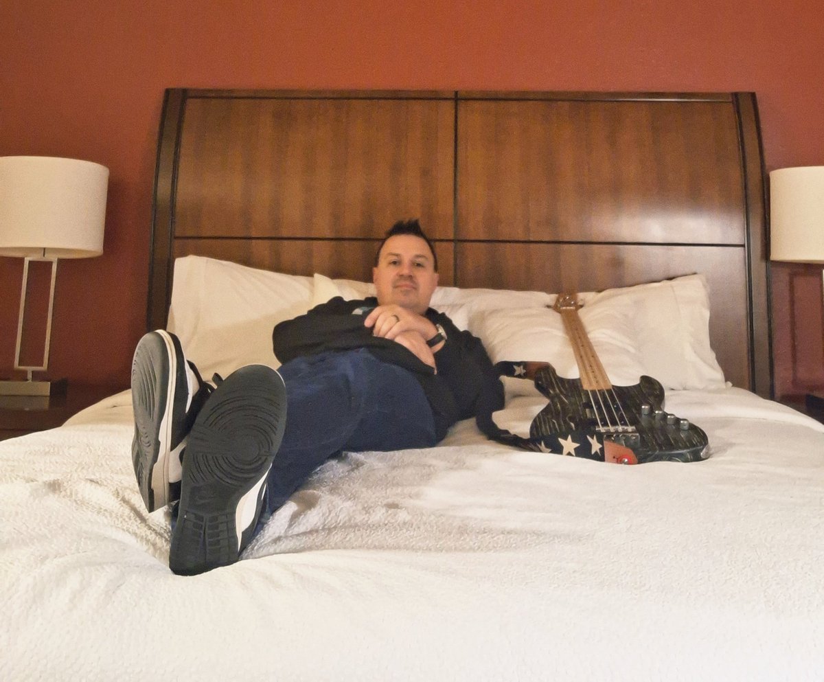 Well end of an awesome weekend in Tulsa, OK with two amazing shows today! The Shades of Blue brought the house down tonight! 
<a href="/ghsstrings/">GHS Strings</a> #ghsstringsartist <a href="/MichaelKellyGtr/">Michael Kelly Gtrs.</a> <a href="/SweetwaterSound/">Sweetwater</a> <a href="/Motown_Museum/">Motown Museum</a>