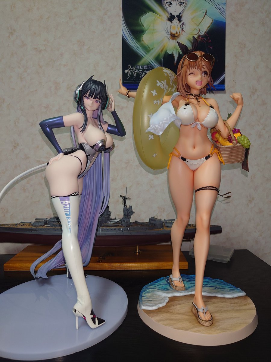 kappy417's tweet photo. FREEingさんのストラスブール 謡精舞うサーキット届きました！お尻のボリュームがスゴい！
先日届いた水着ライザと比べてみると頭一つ分ぐらい水着ライザの方が大きいですね https://t.co/3rQEVFe7Cr