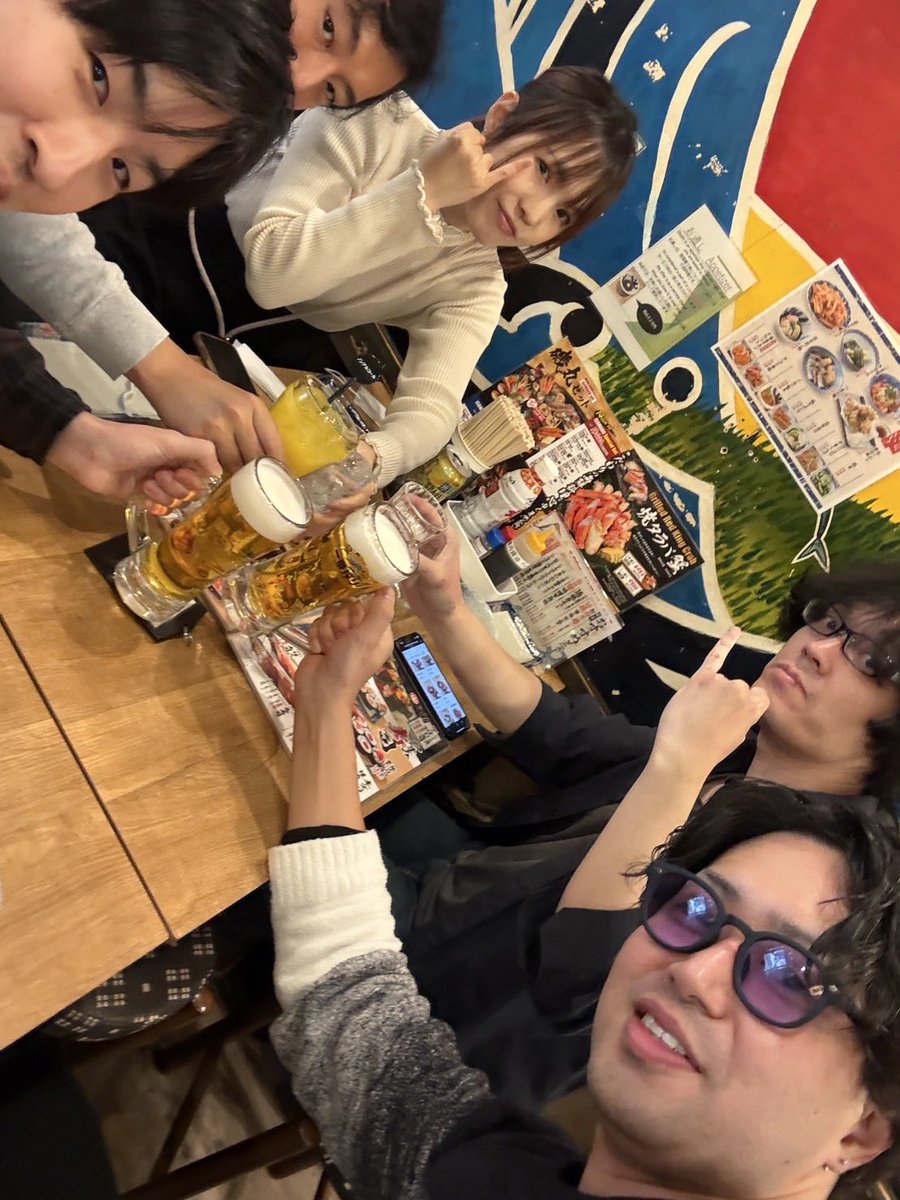 Ensock3's tweet photo. 昨日はEnsock!2026年初スタジオでした🥁🎸🎸🎙️🎹1年ちょいぶりのスタジオでしたが安定感抜群でバチバチに仕上げていってます🤘本日のスタジオよりモノクローム（歌詞間違いver）をお届け🤘say!＼モノクローム／
4/4は大阪十三246Lstでお待ちしております✌️ https://t.co/B8KJUDHLgE