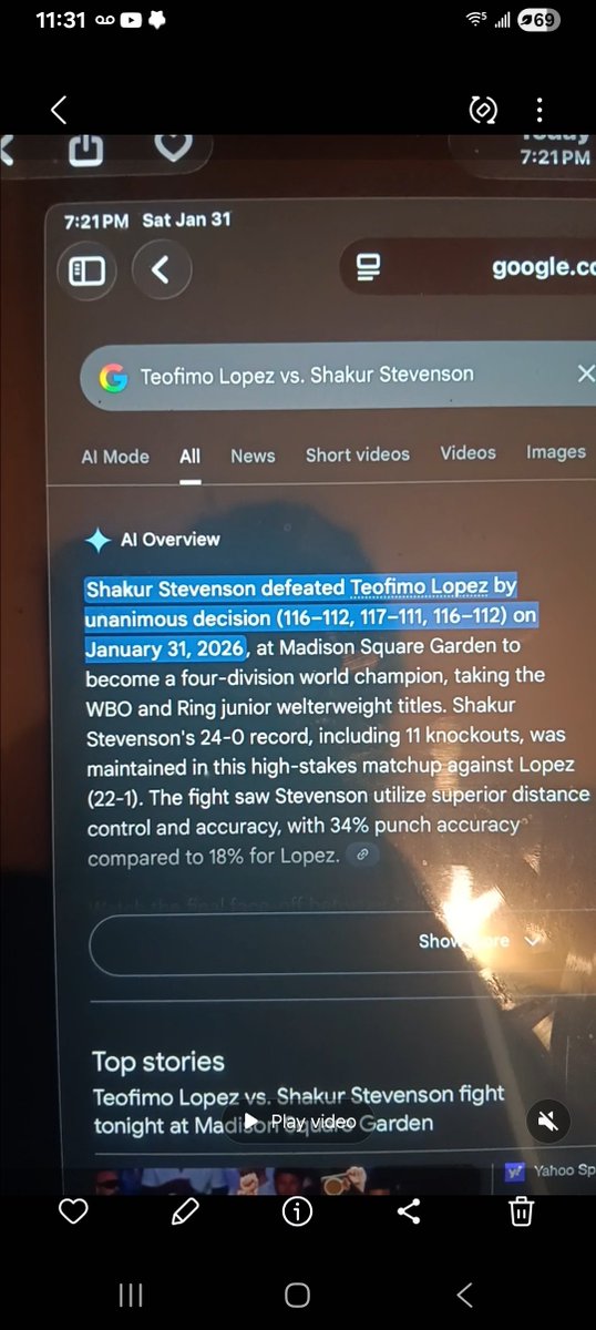 SSICVG's tweet photo. #StevensonvsLopez 
What in the world boxing 
#fanduel #DraftKings #sportsbook https://t.co/jnw1Czgjhb