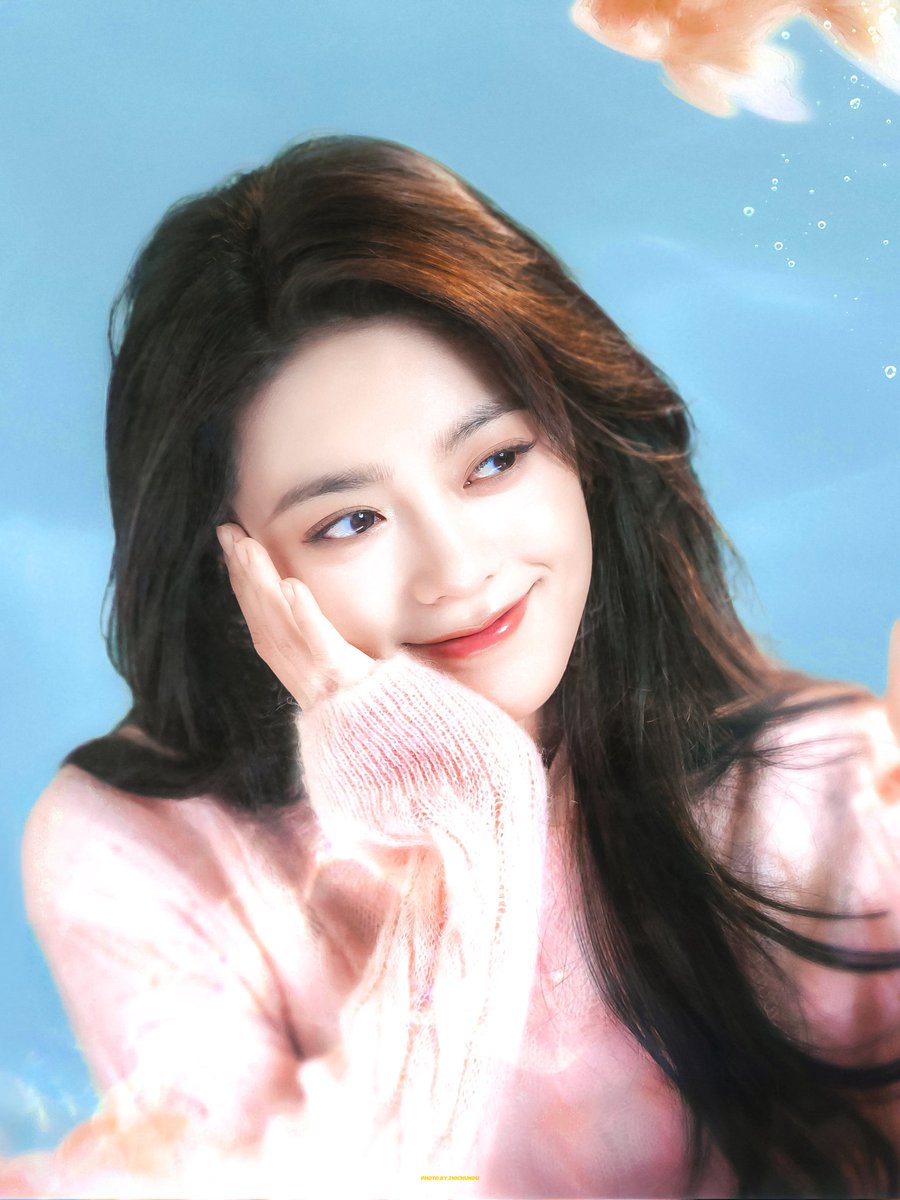 randmpersonjk's tweet photo. Mai Mai ranked No.1 on XHS in terms of popularity growth increment among female celebrities (2025 vs Jan 2026), 9.2 Million in just 1 month! 👏

This was largely driven by her role as Nie Xiguang in #ShineOnMe ☀️ She’s also the youngest on the list!

Congratulations! 🥳

#ZhaoJinmai 🌾 #赵今麦