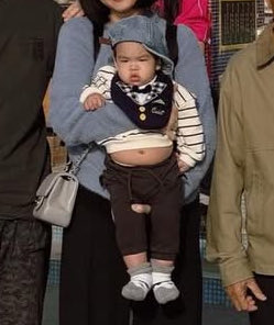 noppo_mm's tweet image. คอติสใส่เสื้อครอป