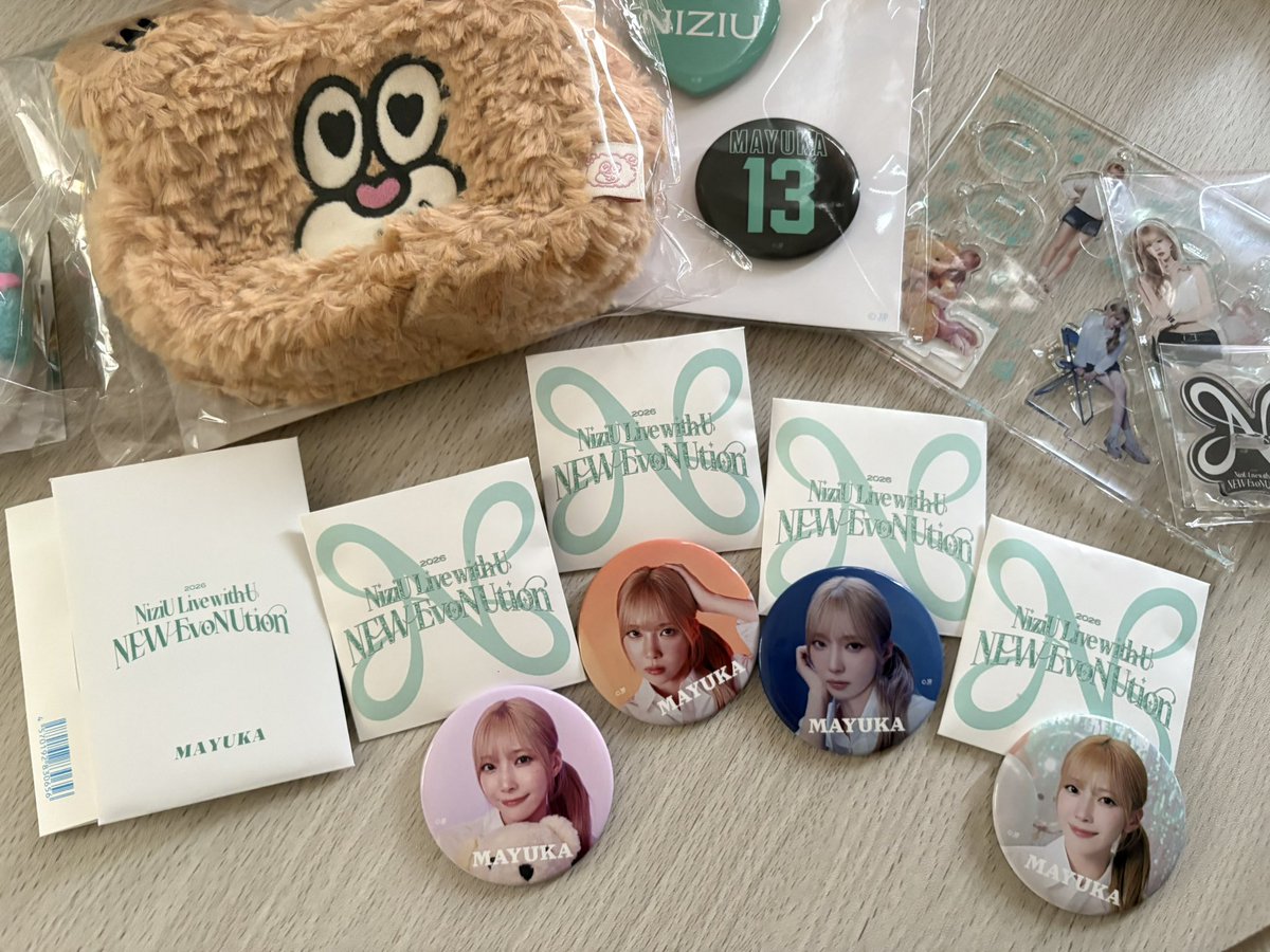 ____m1113's tweet photo. 缶バッジ4つ購入で被りなし！
助かるദ്ദി- ·̫ - ̳^💸💚 https://t.co/XM1K3ZssVG