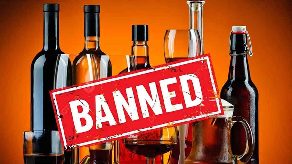 ThaigerNews's tweet image. Thailand’s advance voting day comes with a full alcohol ban — no sales or parties from 6pm Sat to 6pm Sun. Bars, shops, and restaurants are all dry as the EC enforces rules for a fair vote. Another ban returns on election weekend. #Thailand #Election2025 #DryLaw