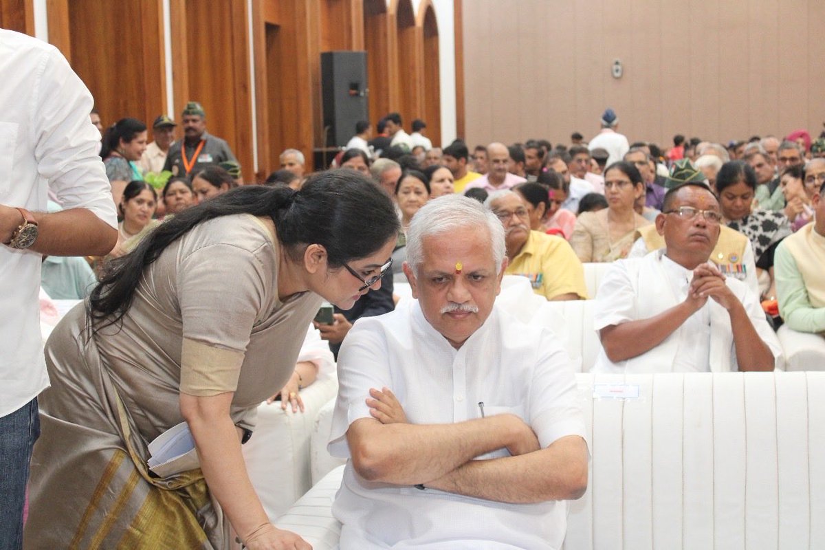 RashmiMbjp's tweet photo. Warm birthday wishes to Shri B. L. Santosh ji, National General Secretary BJP.
Your organisational acumen, discipline, and unwavering commitment to the party and nation are a guiding force for countless karyakartas.
May you be blessed with good health.
⁦@blsanthosh⁩ 
#bjp https://t.co/uFgDQv1FZ7