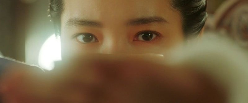 아 마저 베네딕트브리저튼 가면 하나로 못 알아보는 거 남주 불합격 수준임
미.션.처럼 얼굴 가려보기 스킬 쓸 줄 알았는데... 역시 우리 선조들의 지혜란