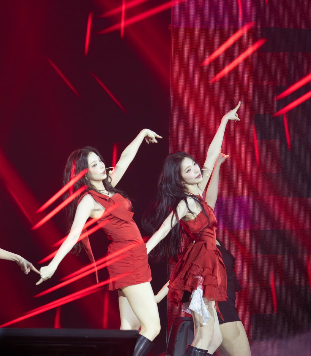 rusl0254's tweet photo. 260130

#백지헌 #이나경 #지헌 #나경 
#BAEKJIHEON #LEENAKYUNG 
#JIHEON #NAKYUNG
#프로미스나인 #fromis_9 https://t.co/FEfVh34y32