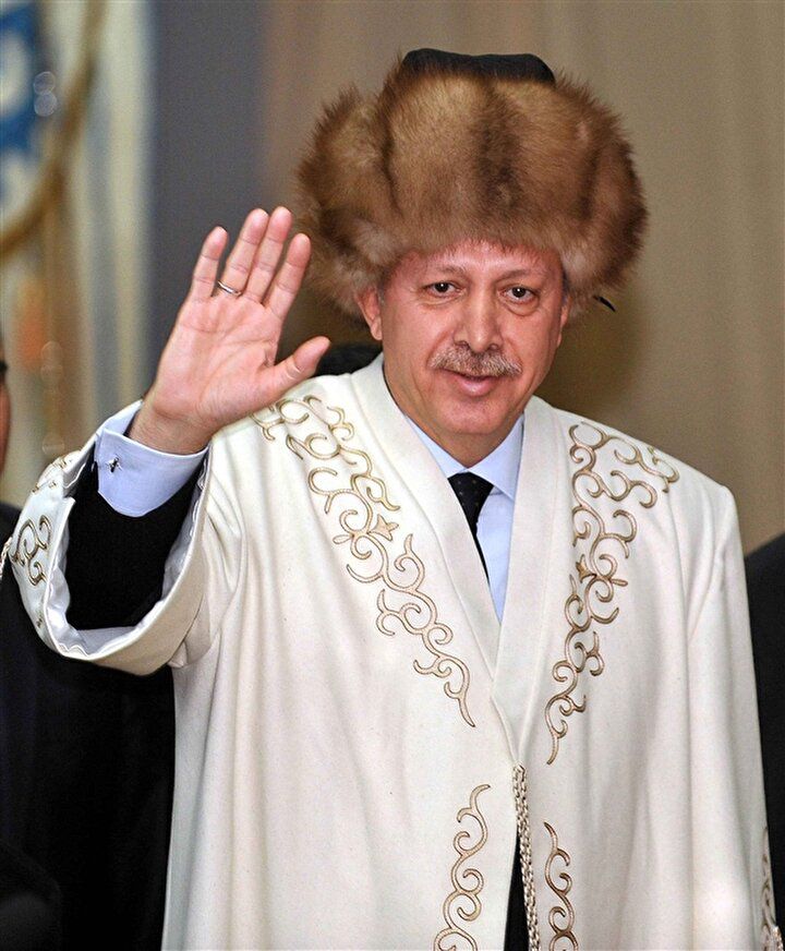 Epstein dosyalarında Erdoğan'ın tehlikeli görüldüğü, darbe yapılması gerektiği ve terörist elebaşı Fetullah Gülen'in Erdoğan'a karşı yardım istediği bir konuşma belgesi bulundu.