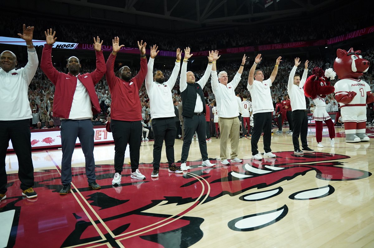 Whole squad out here calling the Hogs with <a href="/RazorbackMBB/">Arkansas Razorbacks Men’s Basketball 🐗</a>