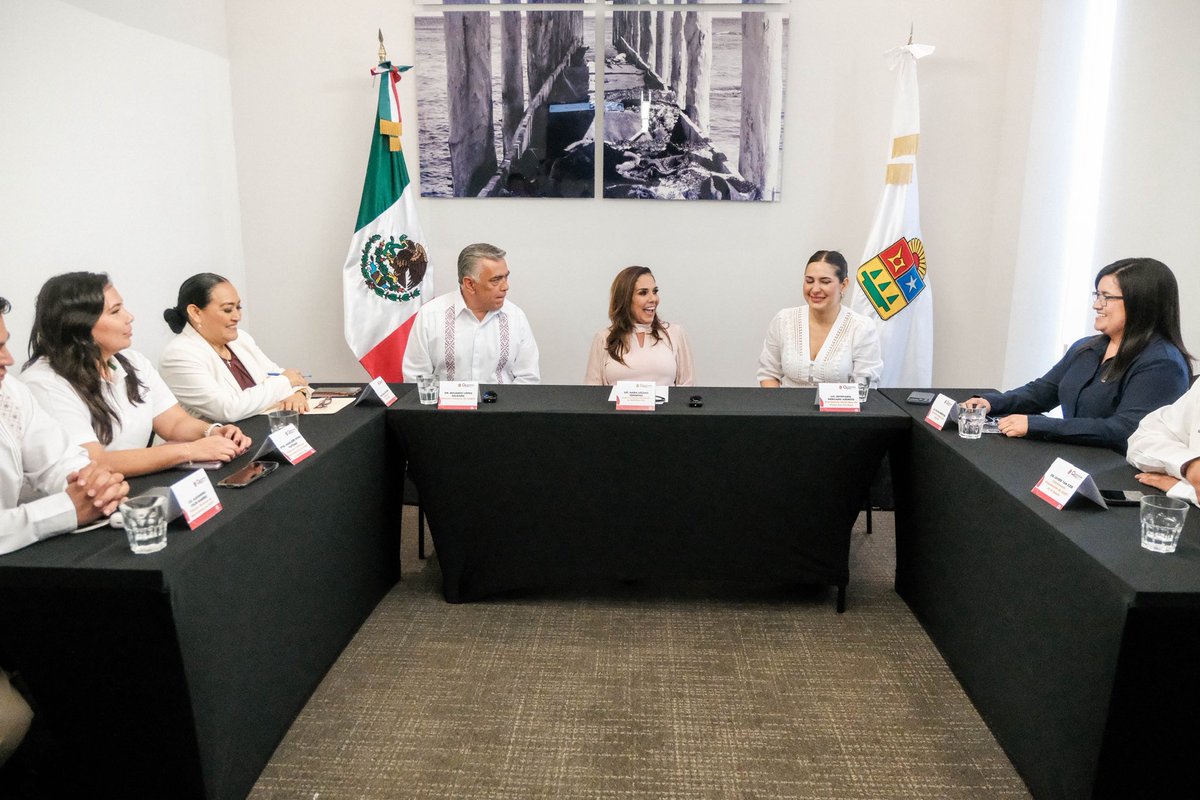 ¡Ampliamos la cobertura educativa en Playa del Carmen con un nuevo CBTIS! 🏫
Durante una reunión con el director general de la DGETI, Rolando de Jesús López Saldaña y la presidenta municipal Estefanía Mercado, confirmamos la llegada del CBTIS 309, como parte del Bachillerato