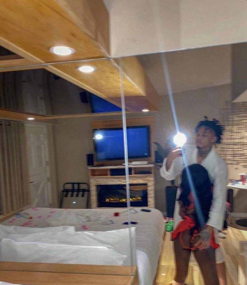 niy2pretty's tweet image. How I'm tryna be on Valentine's Day😩❤️