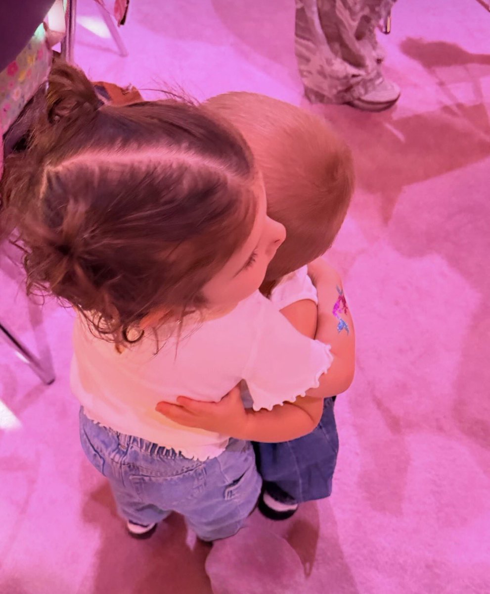 beaniscutie's tweet photo. BABY JACK with hailey’s best friends baby 🤍

it looks like they’re at a grammys pre-party: https://t.co/j0v7VI4CzE