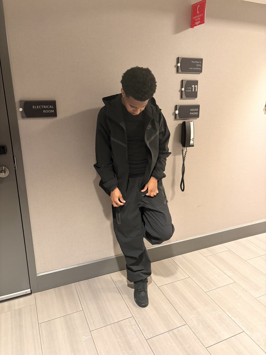 AimightyHim's tweet photo. #Nodaysoff 🦅 https://t.co/L9om0XopzY