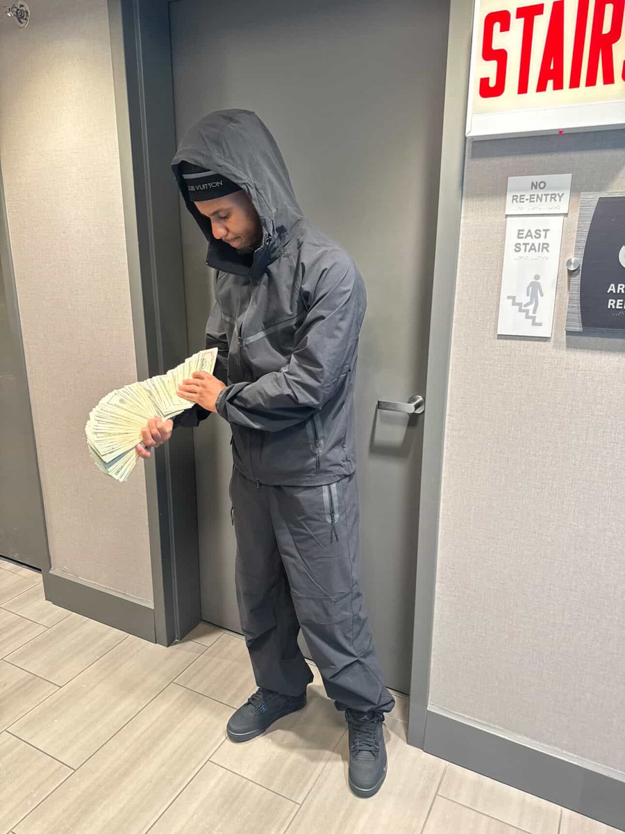 AimightyHim's tweet photo. #Nodaysoff 🦅 https://t.co/L9om0XopzY
