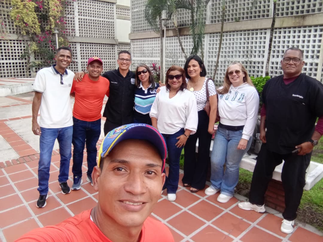 JCaripe1's tweet photo. @sandraalfaro @VoluntadPopular Seguimos construyendo el camino hacia la mejor Universidad. https://t.co/oTcZbe8jfx