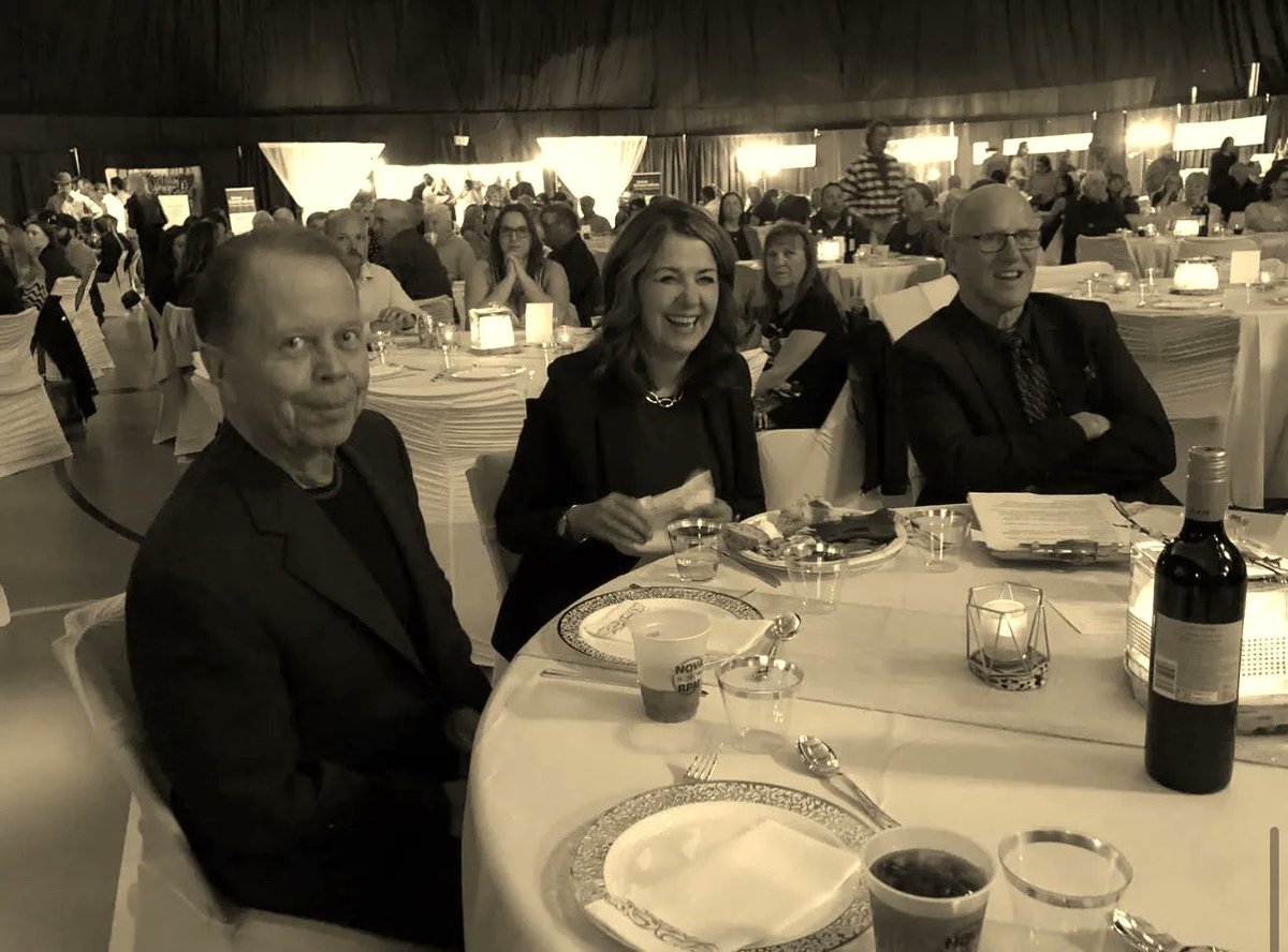 For the last time:
I AM NOT A SEPARATIST!

It’s a complete coincidence that two organizers of the Alberta Independence movement, Dennis Modry &amp; Mitch Sylvester, just happen to be sitting beside me at the Conservative Party leadership convention.

#abpoli #AlbertaSovereignty