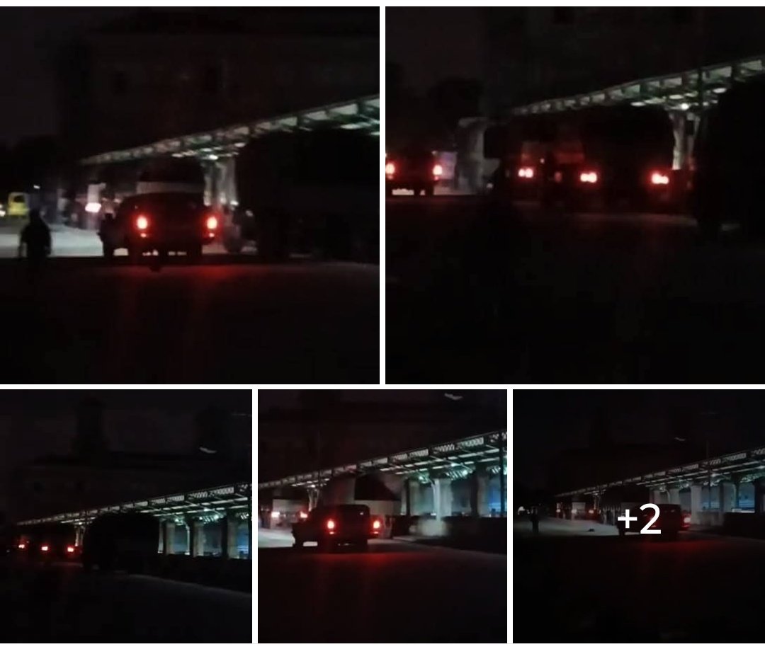 URGENTE | LA DICTADURA ACTIVA MOVILIZACIÓN FORZOSA DE JOVENES DEL SMO DESDE ORIENTE A LA HABANA
(Exclusiva de LaTijera News)

En plena oscuridad provocada por los apagones, varios camiones militares de las FAR se encuentran ahora mismo parqueados en la Estación Central de