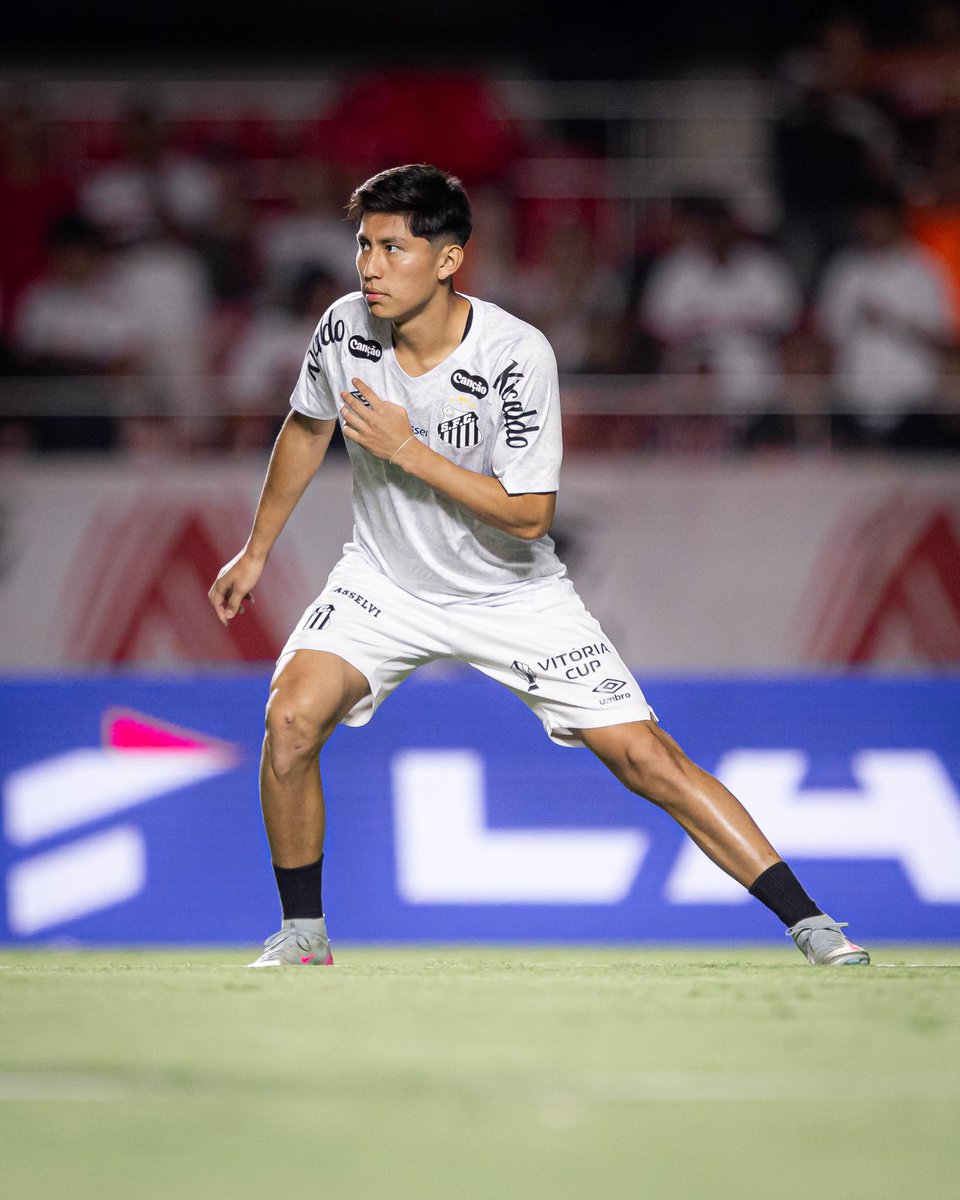 Miguel Terceros comenzó como titular por tercer partido consecutivo frente a Sao Paulo por el Paulistao, pero sólo estuvo en cancha 39 minutos, fue reemplazado debido a la expulsión de su compañero Gabriel Menino y esto obligó al técnico Vojvoda a completar su sector defensivo.