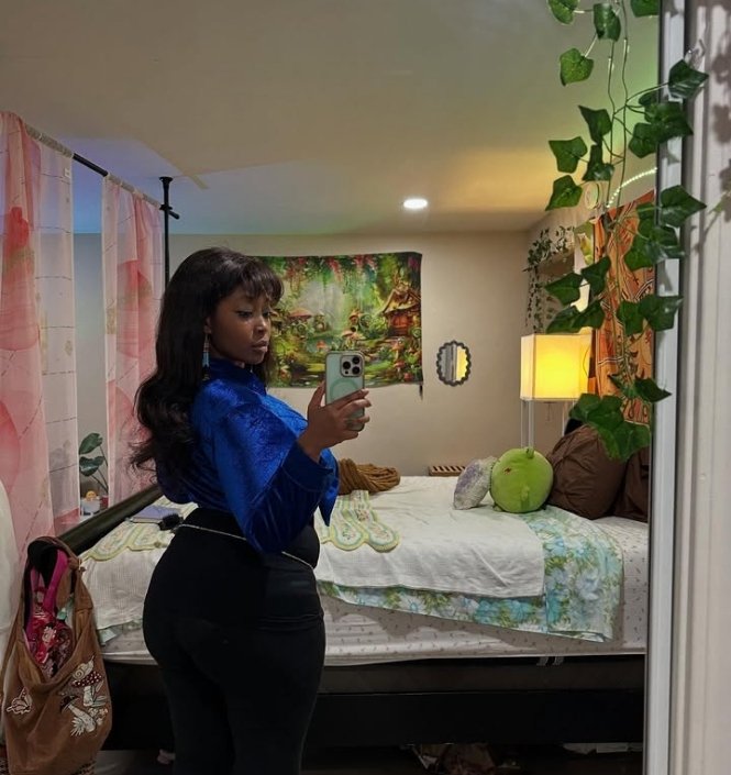 JeniAni1234's tweet photo. Happy new month guys 🥰🥰 https://t.co/qPcAm7H29l