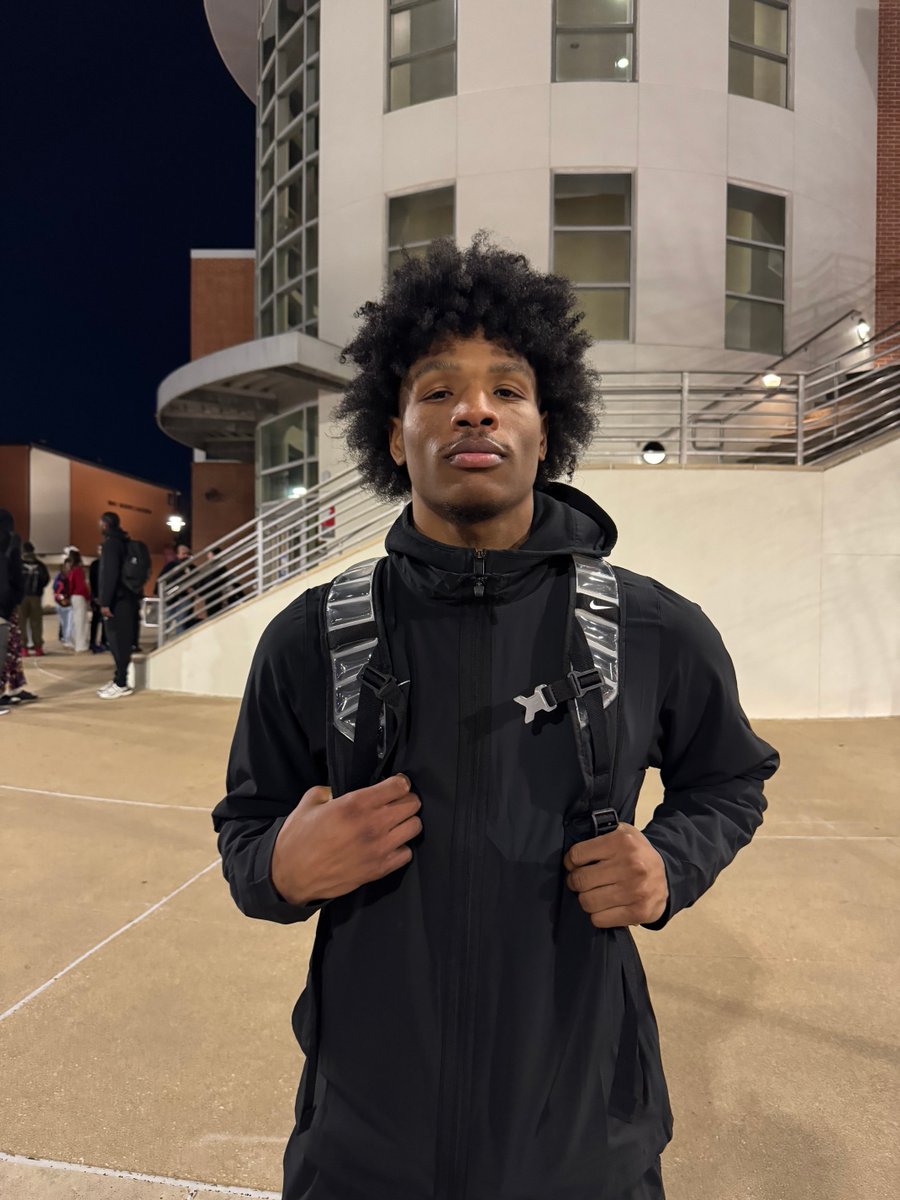 jeurey1962's tweet photo. Caden Bell 6’2 PG was a dude today against Lee JC. He hit all the big shots en route to a victory in double OT. A HM shooter with guts and toughness. https://t.co/JPBCDkiH5Y