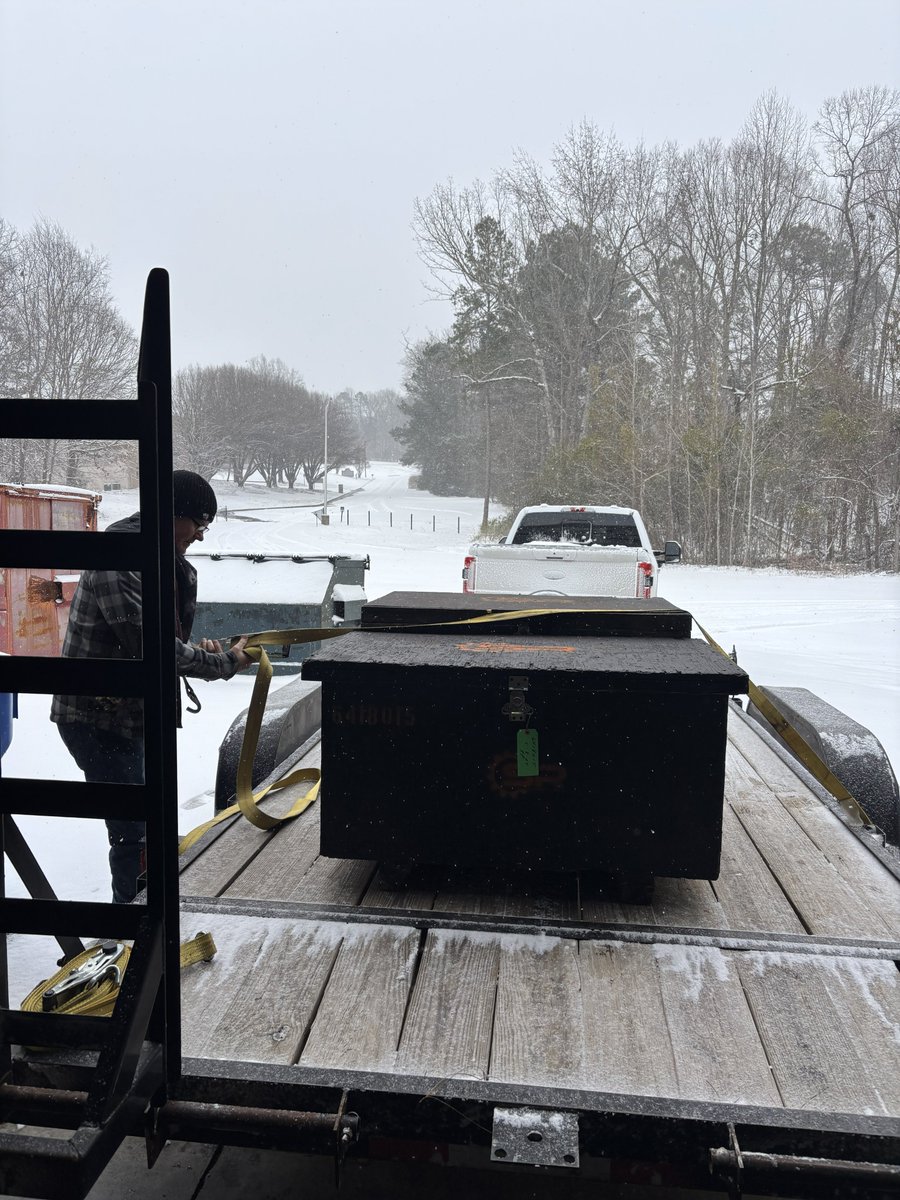 spr_tool's tweet photo. When the weather turns and every minute counts, Superior has the specialty tools and equipment you need. Proud to support ARC Services with much-needed equipment in South Carolina during this storm. Stay safe out there. #Superior #SPR #portablemachining #onsitemachining https://t.co/36b6rtg5Yq