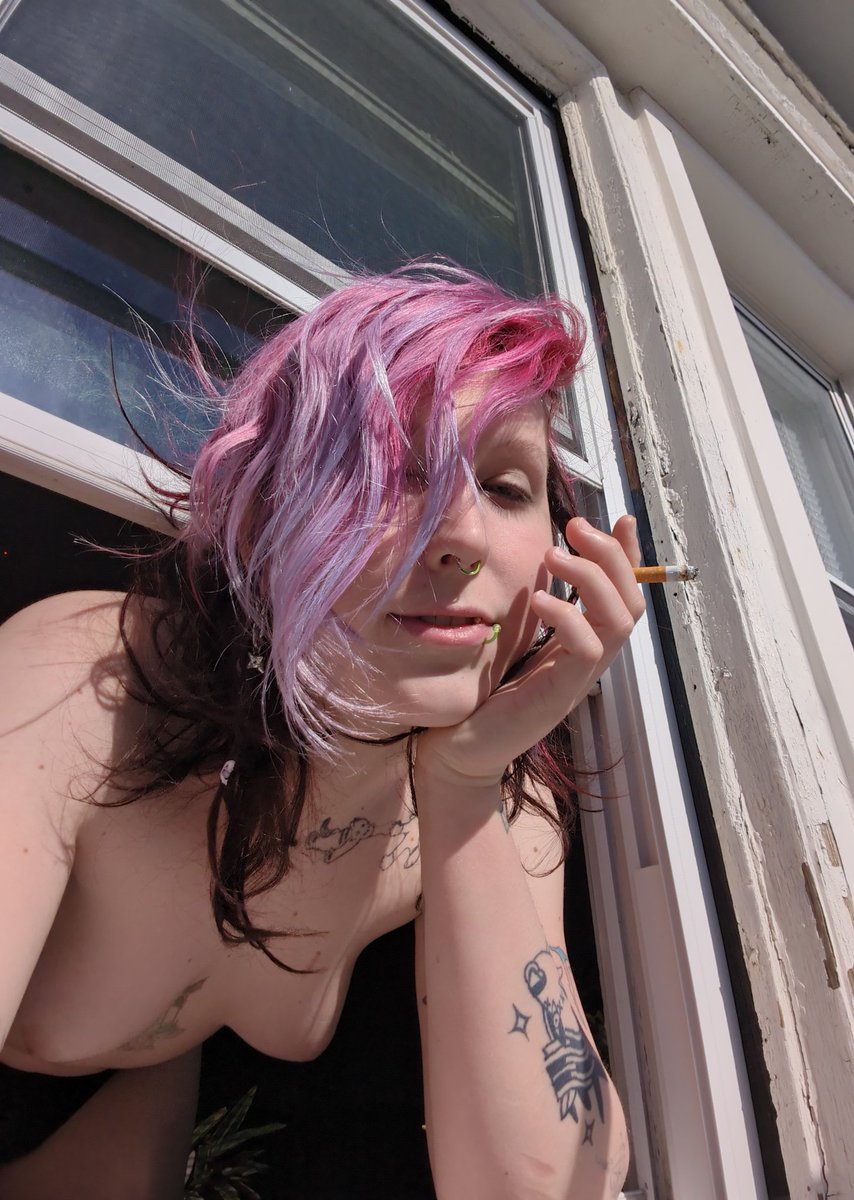 nullfawn's tweet photo. it's cold outside https://t.co/IZUhKXwoIt