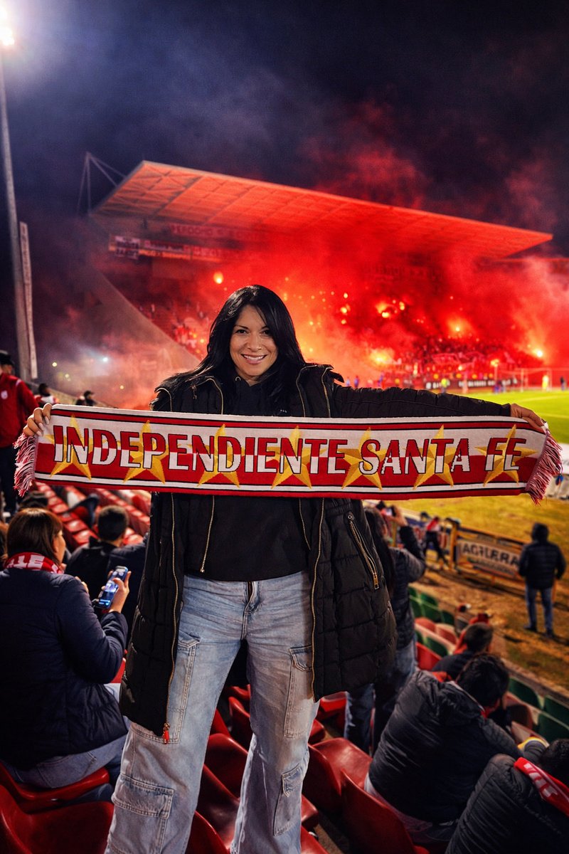 Juliieta Castiblanco 🇨🇴🇮🇩🦁 tweet media