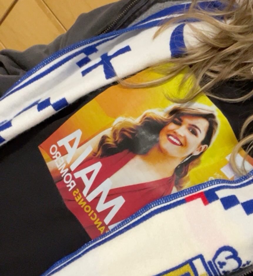 lupalugf's tweet photo. amaia interactuando con nosotros en el concierto por llevar estas camisetas ha sido una fantasía https://t.co/5BgI6CUqEV