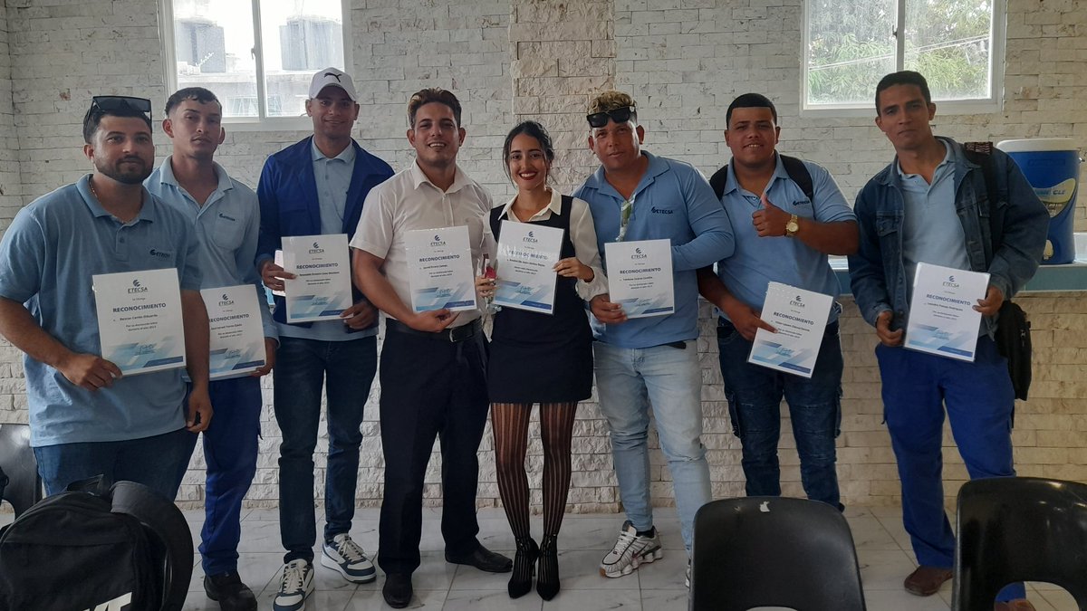 <a href="/ETECSAGranma/">Bayamesa2025</a> reconoció el desempeño de sus trabajadores más destacados durante la Asamblea de Balance 2025, muchos de ellos somos #jovenes comprometidos con el desarrollo de las #comunicaciones en #Granma.
<a href="/sergiodiasg/">Sergio Díaz</a> <a href="/FonsecaOsmely/">Osmely Yudinich Fonseca Rosabal</a> <a href="/CuscoYudiel/">Yudiel Cuscó</a> <a href="/UJCBayamo/">Bayamo UJC</a>